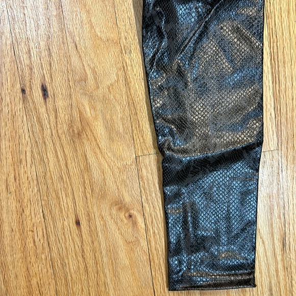 7 FOR ALL MANKIND Snake Printed Faux Leather Legging Pants Grey High Rise - Picture 6 of 11